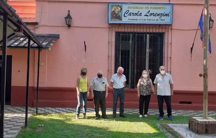 De a poco, volviendo a la institución.