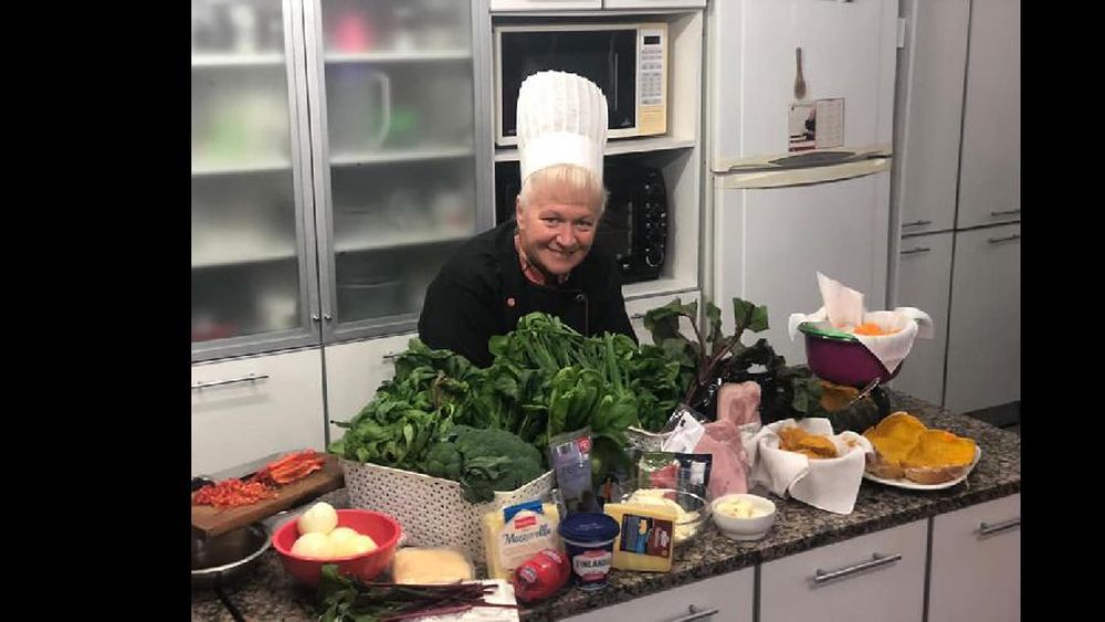 Mirta comenzó a cocinar a los 7 años cuando jugaba en la cocina de su mamá, Rosa, en Villa Diamante.