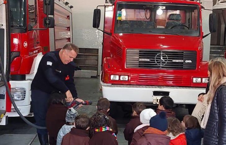 Los chicos, en su día, tendrán la posibilidad de experimentar lo que es ser un bombero.