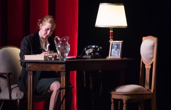 Rocío Estévez interpreta a Eva.