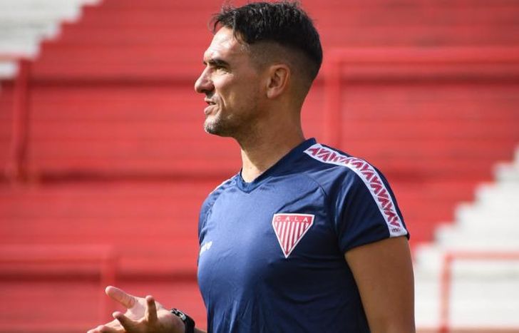 Leonardo Lemos, entre los Dts con más tiempo en un club.