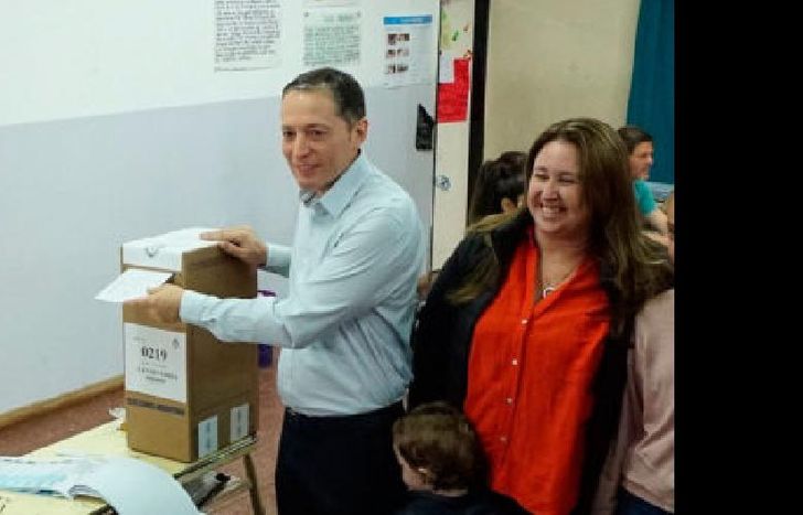 Gray votó en Canning.