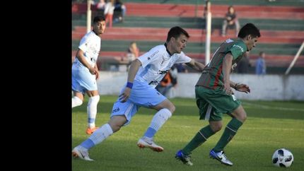 Temperley controló bien a su rival, pero se equivocó en la última y no pudo ganar.