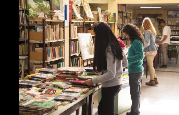 Feria de Libros usados Bibloteca Bernardino Rivadavia