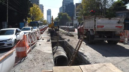 Las cuadrillas trabajan en el cruce de la Avenida Almirante Brown con Cerrito.