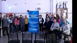 el municipio recorre centros de jubilados de todos los barrios de lomas.