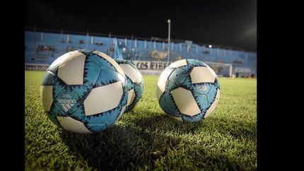 La pelota parada: no habrá fútbol en las próximas semanas.