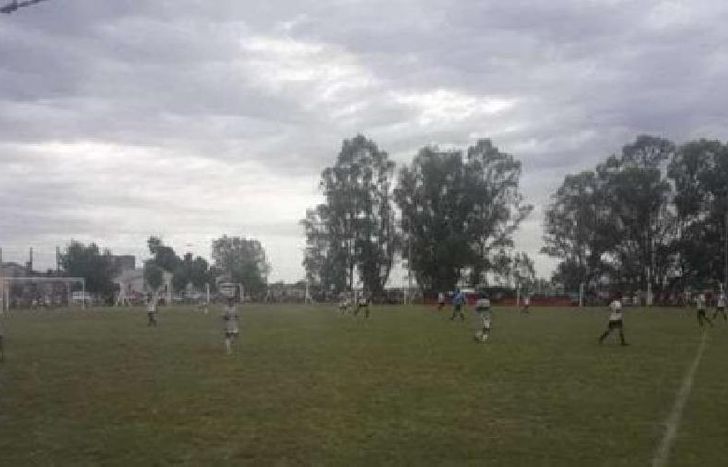 el partido se disputaba en Pirovano.