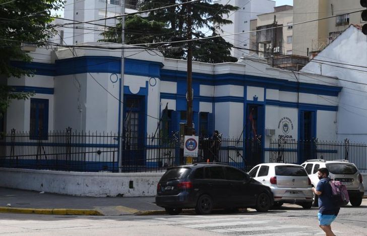 Comisaría 1ra de Lomas de Zamora.