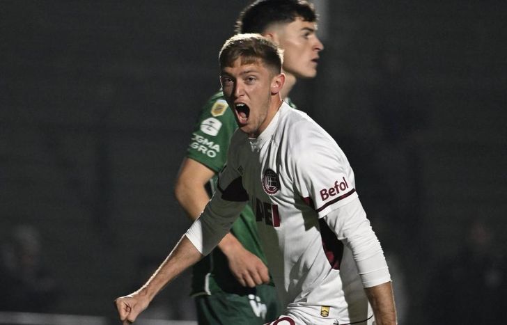 Castillo marcó dos goles y es la figura de Lanús.