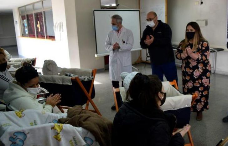 Ya se entregaron más de 2 mil kits a familias de Lomas.