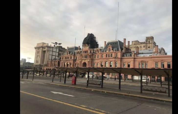 La postal en Plaza Constitución será atípica.