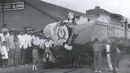 El tren en su estación cabecera, Puente Alsina. El tren en su estación cabecera, Puente Alsina.