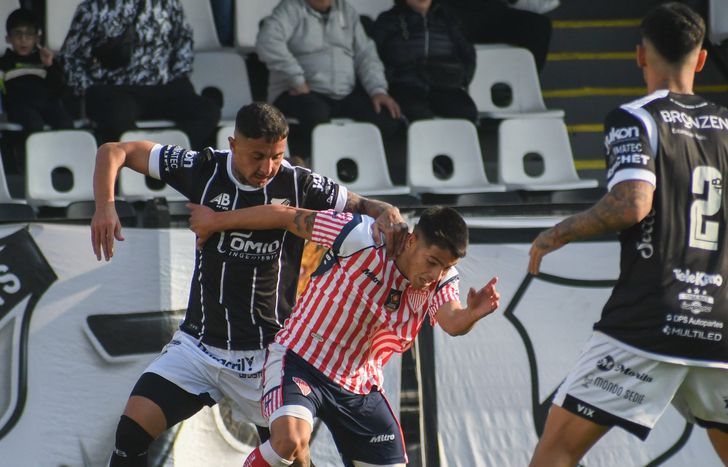 Alex Valdez Chamorro, figura de Los Andes en la Primera Nacional.