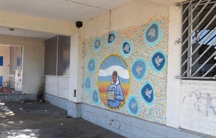 Murales y arte en sus paredes.
