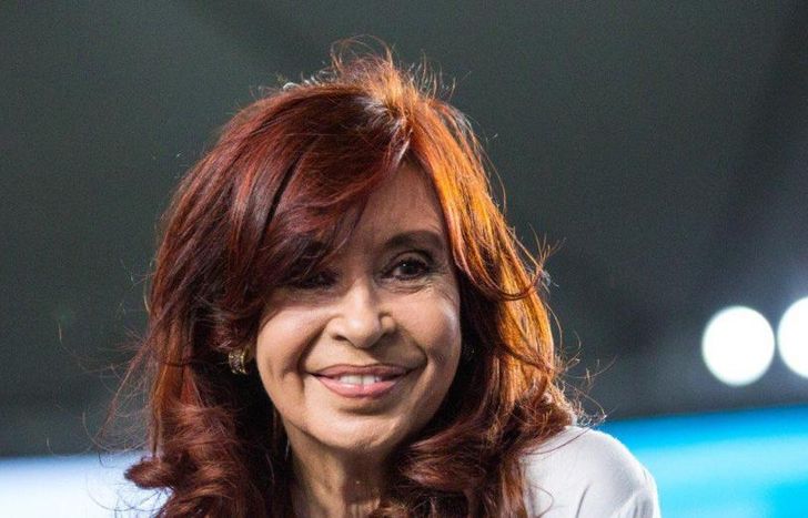 ¿En serio? ¡Me estás jodiendo! ¿Cómo que el Fondo ya está acá? Si lo trajiste vos papi Hacete cargo de algo alguna vez en tu vida. Por Dios!.