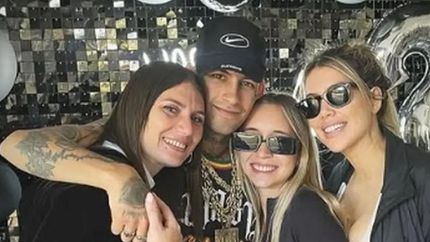 L-Gante y Wanda Nara, de festejo.