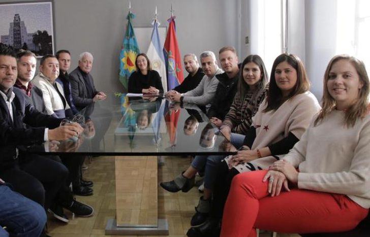 Concretan un acuerdo para beneficiar a comerciantes lomenses.