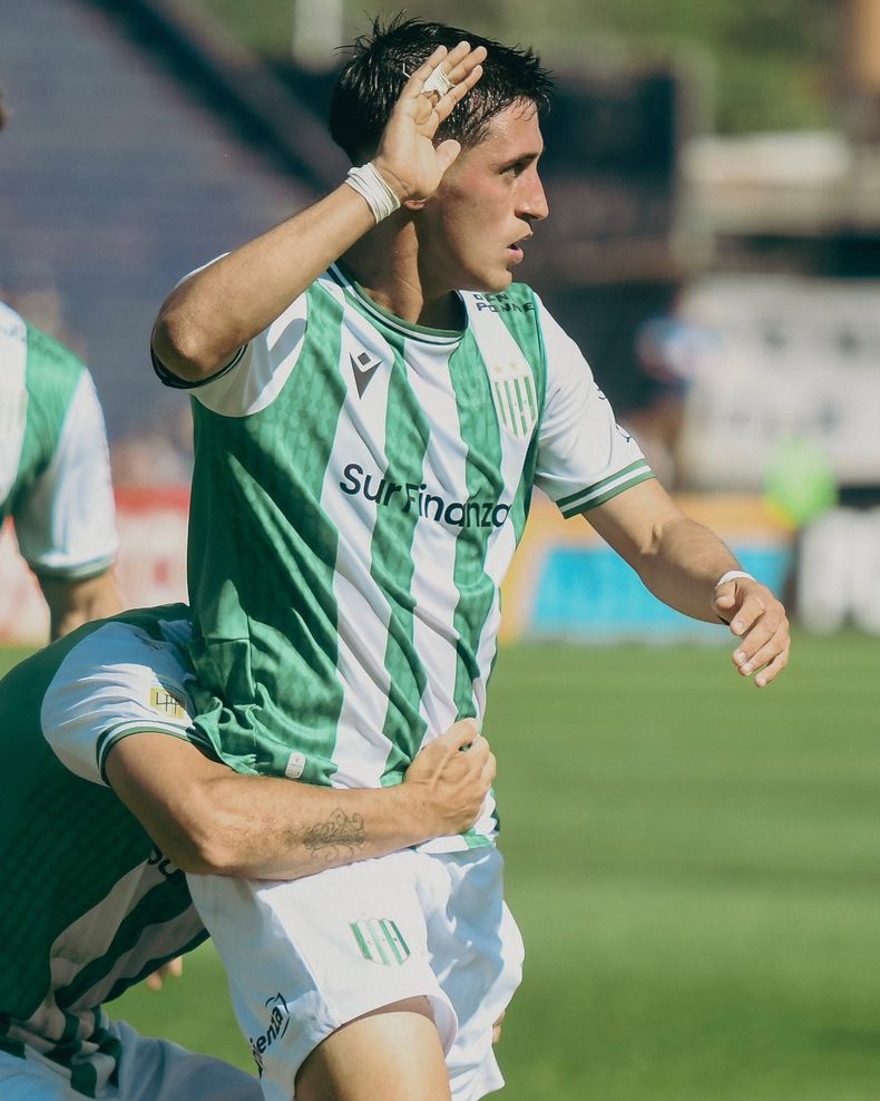 Gonzalo Ríos, goleador en el último triunfo de Banfield fuera del Lencho Sola.