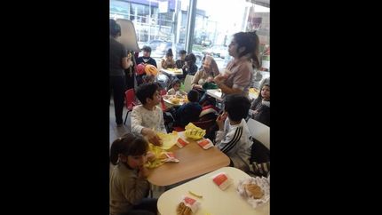 chicos visitan empresas de lomas