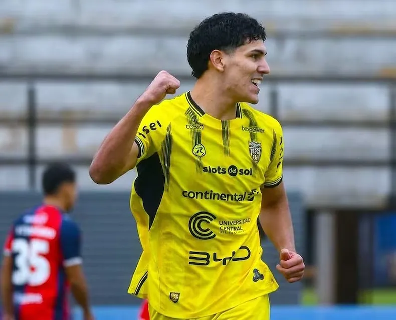 El delantero llega a Lanús con buenos antecedentes goleadores.
