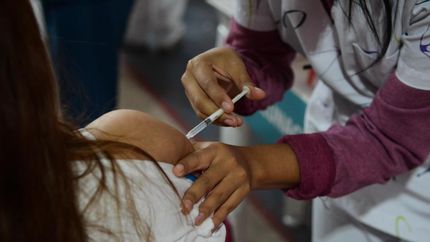 Para toda la población mayor de 6 años.