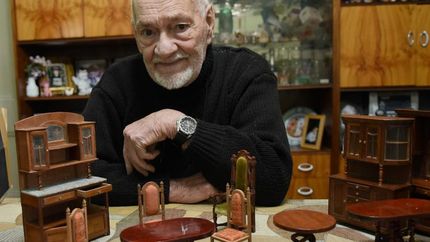 Adolfo tiene un don en sus manos.