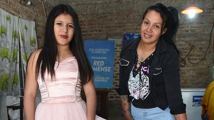 Romina les cumple el sueño a muchas chicas de bajos recursos.