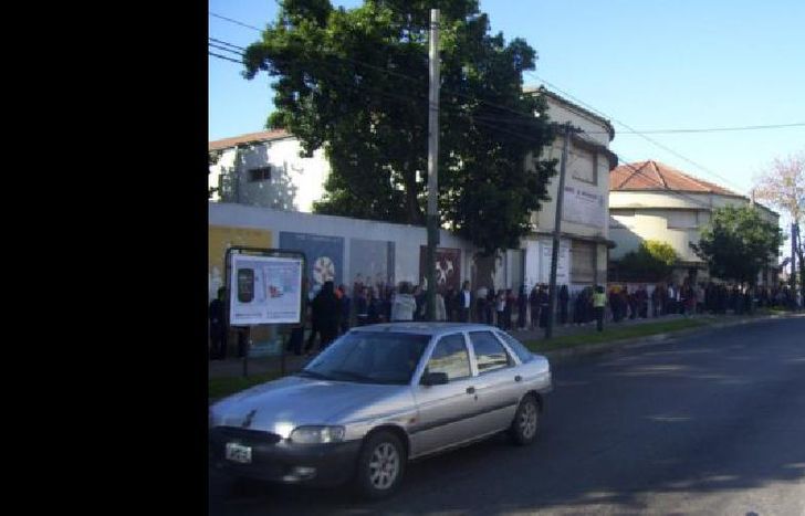 Convocan a quienes hayan egresado del establecimiento ubicado en Turdera.