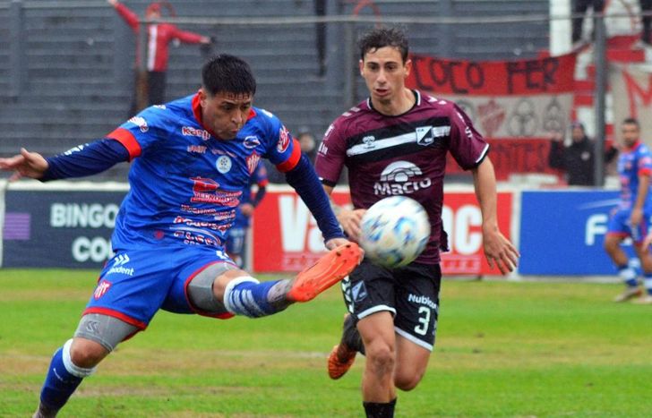 Brian Fernández sigue con parte médico.