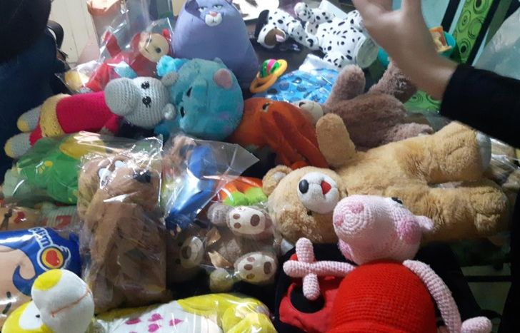 Buscan sumar juguetes, golosinas y artistas que puedan entretener a los chicos en su día.