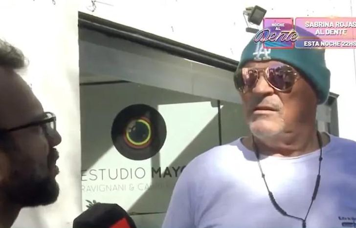 Alfa se enojó con un periodista.