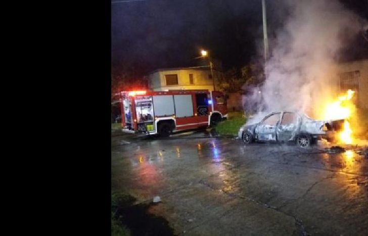 el auto quedó totalmente destruido.