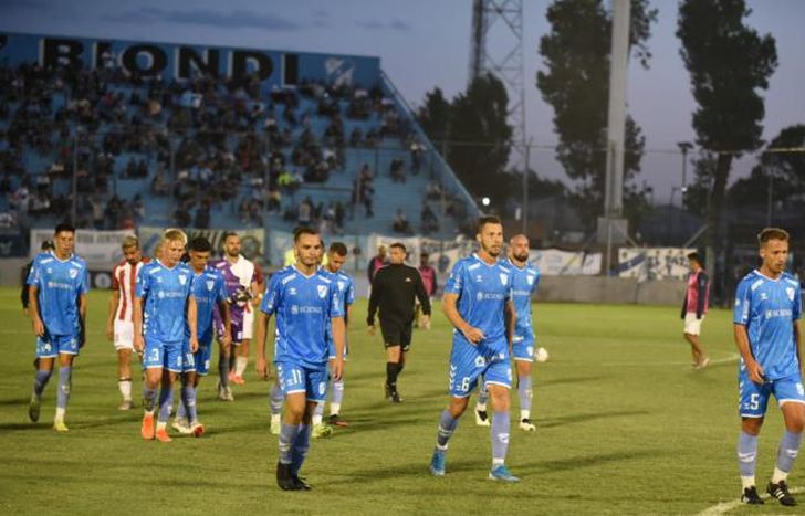 Temperley lamentó una derrota dura en el debut.