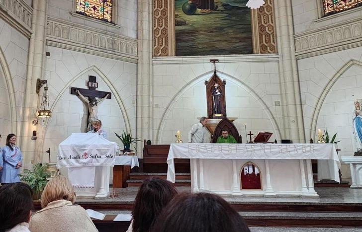 La parroquia de estilo neogótico tiene 80 años de historia.