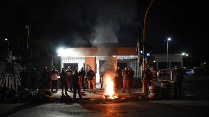 Los trabajadores comenzaron la protesta a las 5 de la mañana.