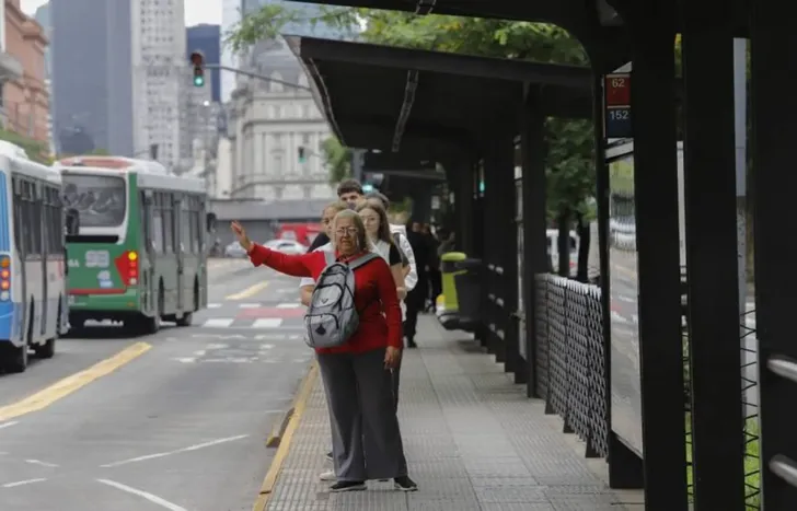 Los costos de los colectivos se dispararon con el aumento del gasoil.