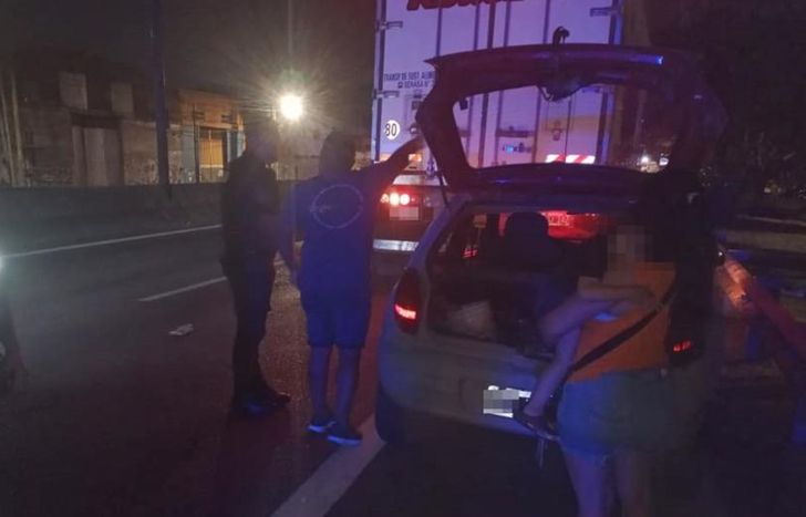 Un padre de familia resultó herido en el choque.