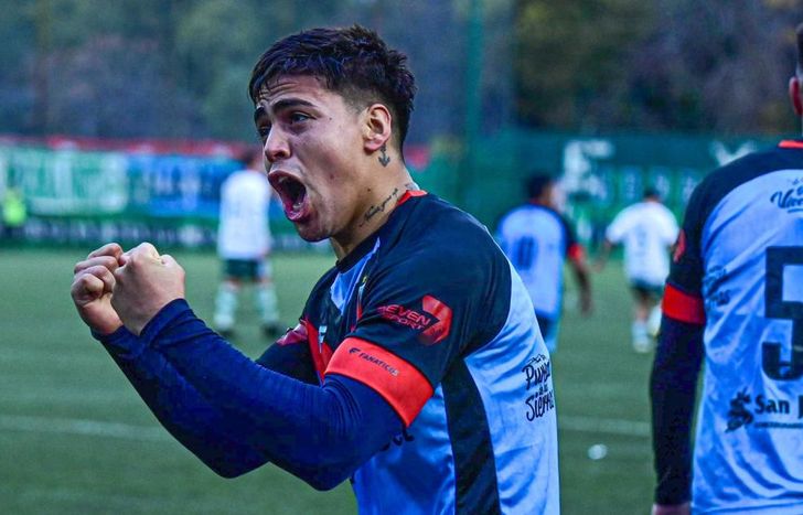 Nicolás Meaurio grita su gol.