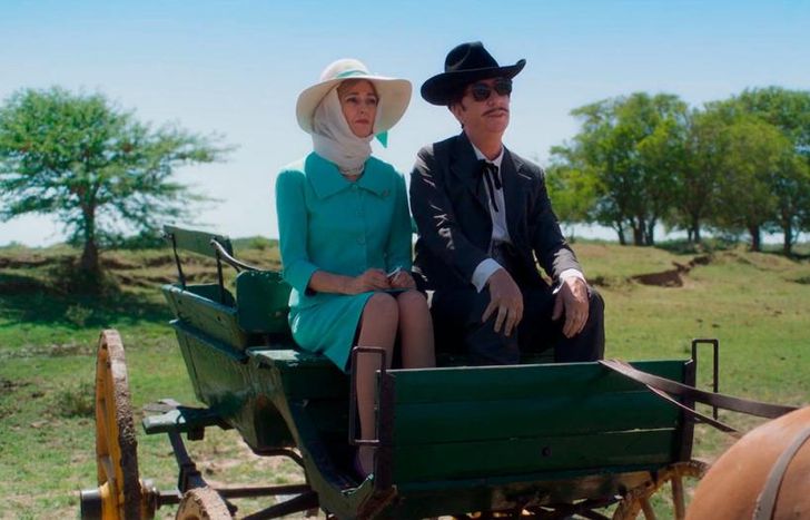 Carola Reyna y Capusotto, en escena.