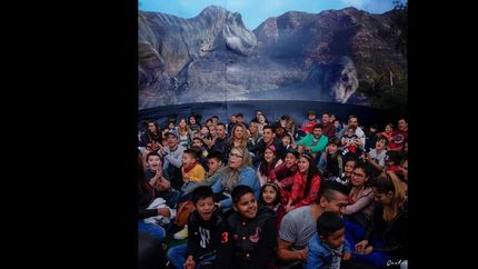 llega el planetario movil a las plazas y clubes de lanus