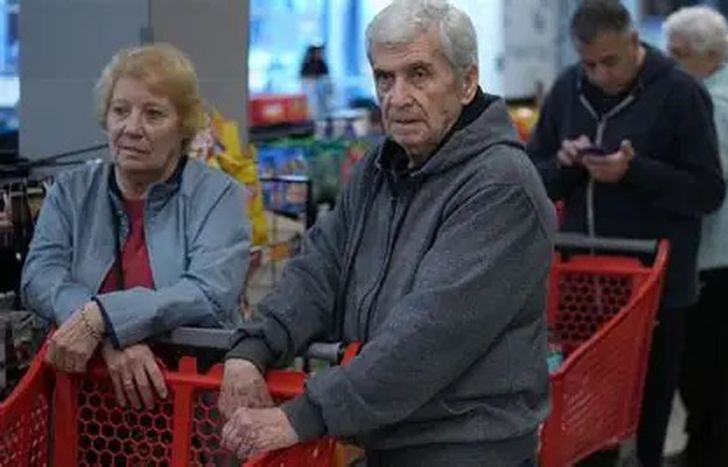 Aumentan fuerte las tarifas pero bono para los jubilados sigue congelado.