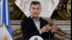 Macri visita la muestra por el 70 aniversario del voto femenino