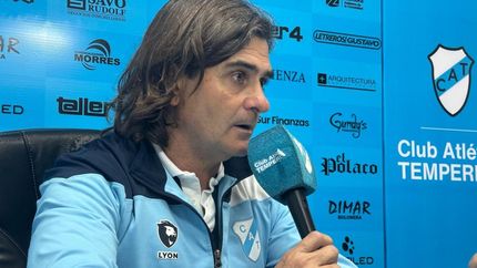 Diario La Unión | El DT de Temperley visitó a los chicos del club.