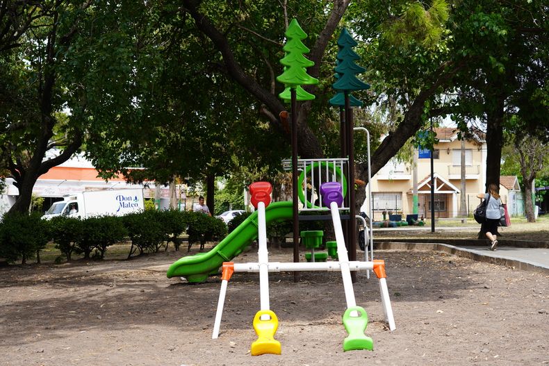 Última etapa de obras en la Plaza Carlos Pellegrini de Llavallol.
