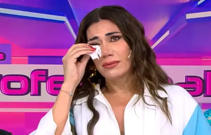 La bronca de Flor de la V con el joven que le pisó la cabezaa una gata en Temperley..&nbsp;