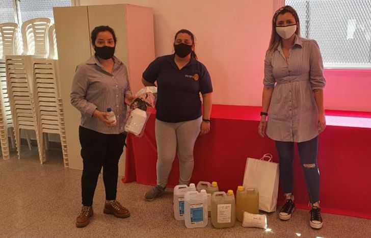 Entrega en el Hogar Fátima Catán.