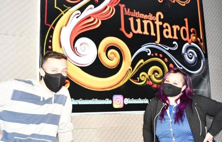 Esteban y Cecilia ya se preparan para salir a escena.