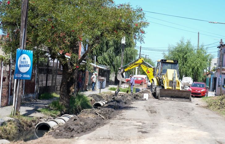 Las obras hídricas tienen lugar en varias localidades de Lomas.