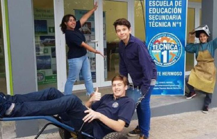 Para que las personas puedan acceder a las playas.